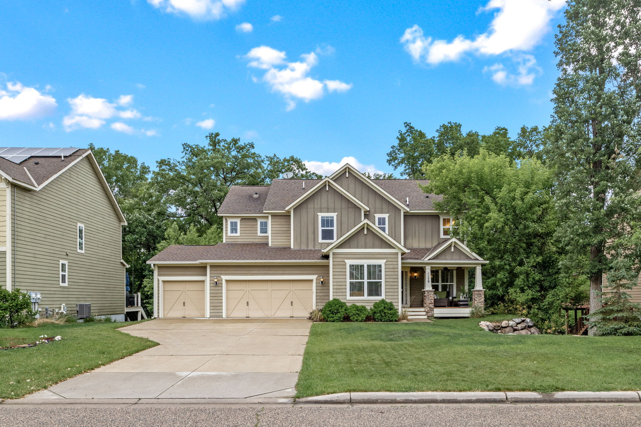 1179 Maple Lane W, Roseville, MN